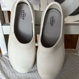 CROCS Dual Comfort Slip-On Clogs in Off-White with Gray Insole